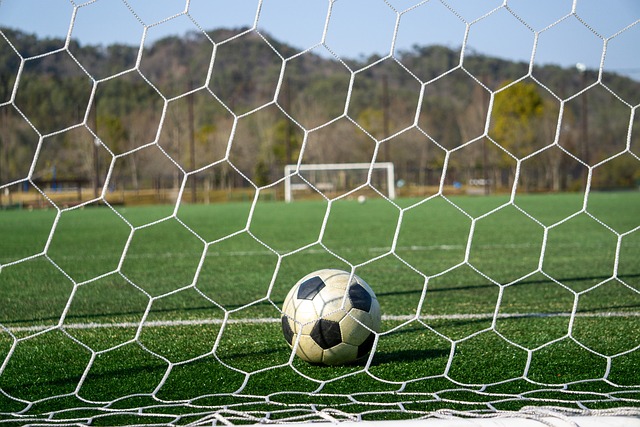 祖巴茨稱哈登為歷史最佳球員之一 與他一起打球感覺輕松.